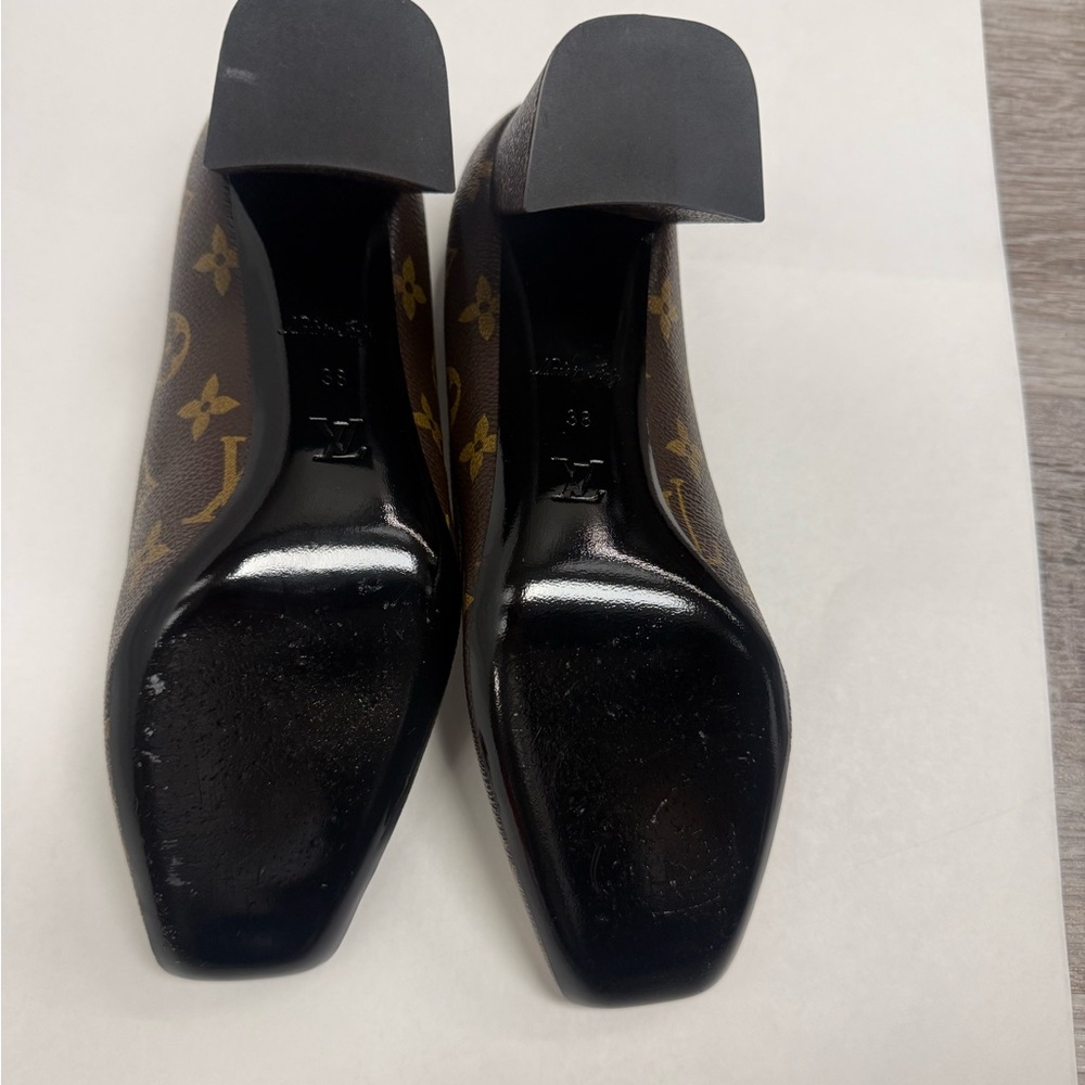 Louis Vuitton Monogram Canvas Madeleine Pumps Size 38 - Picture 8 of 10